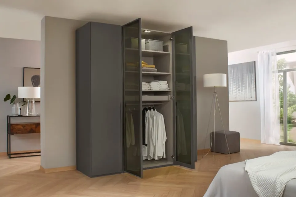 Drehtürenschrank Skat