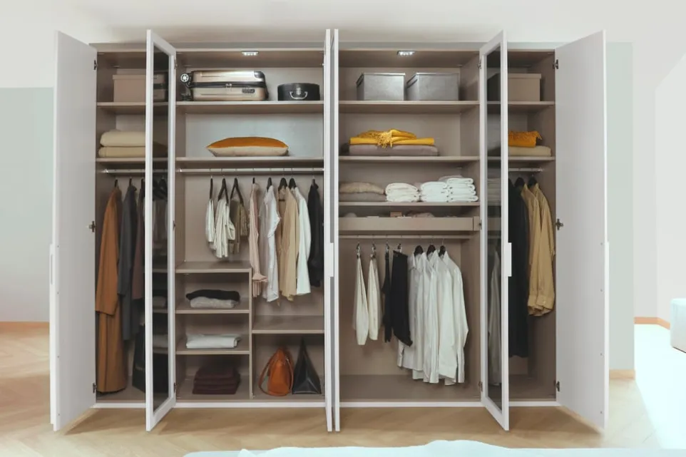 Drehtürenschrank Skat