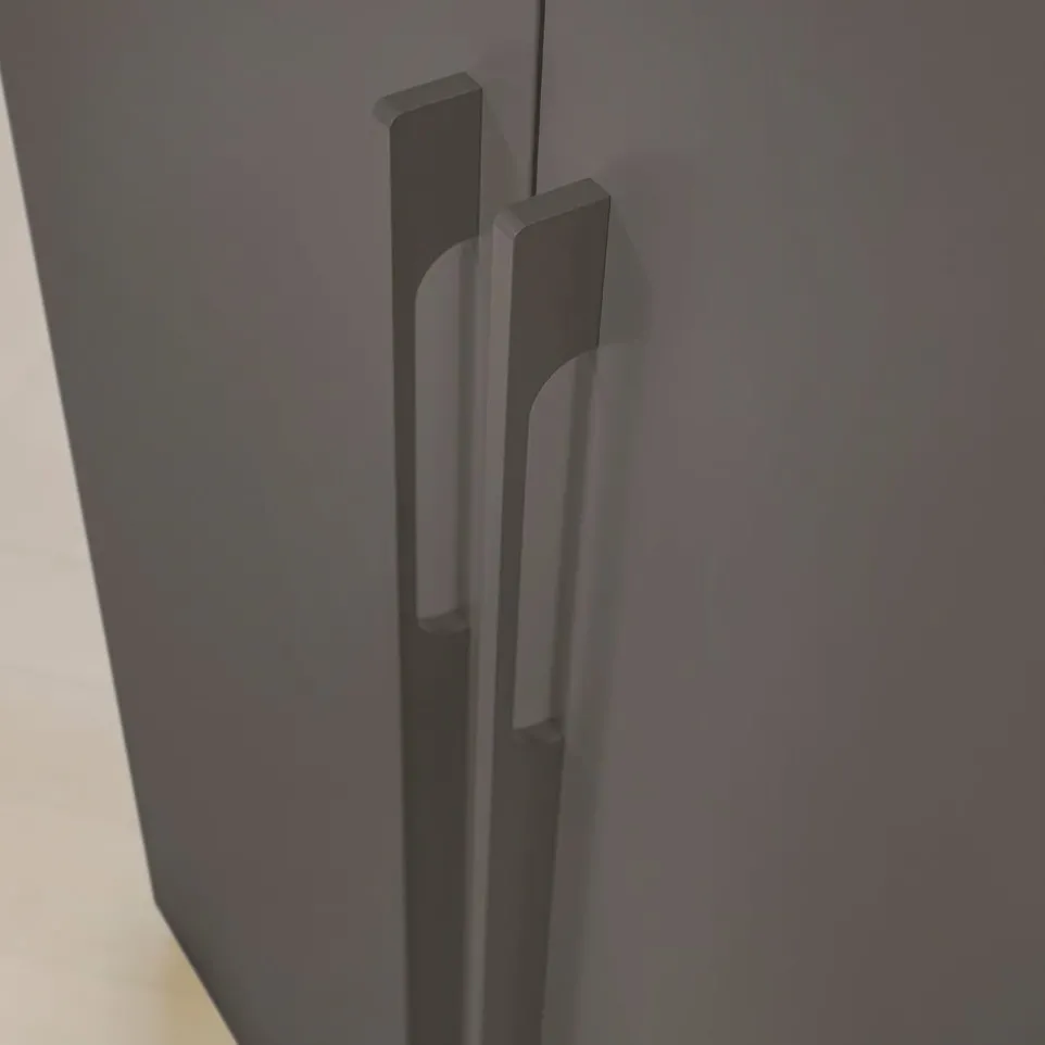 Drehtürenschrank Skat