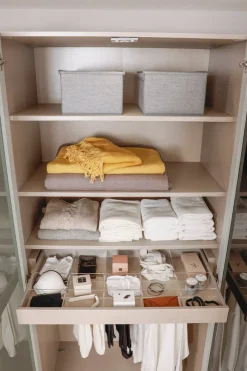 Drehtürenschrank Skat