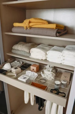 Drehtürenschrank Skat